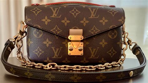 louis vuitton metis east west.